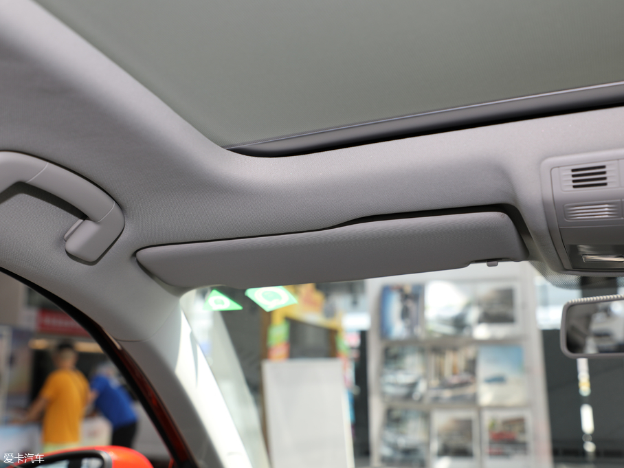 2018݃Ɏ 200TSI DSGm V