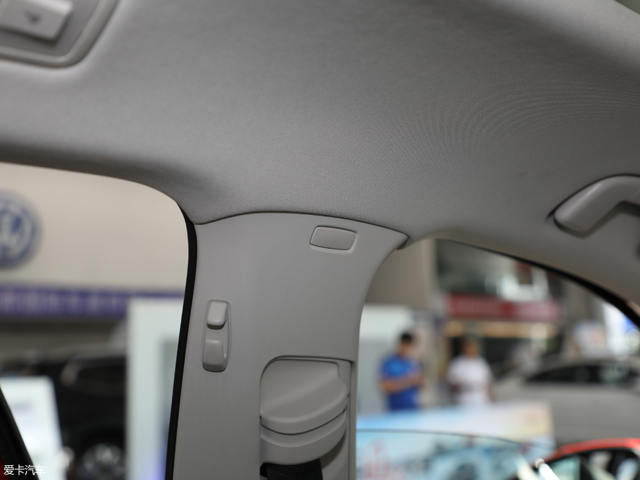 2018݃Ɏ 200TSI DSGm (gu)V