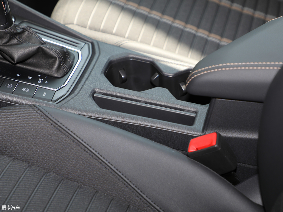 2018݃Ɏ 200TSI DSGm V