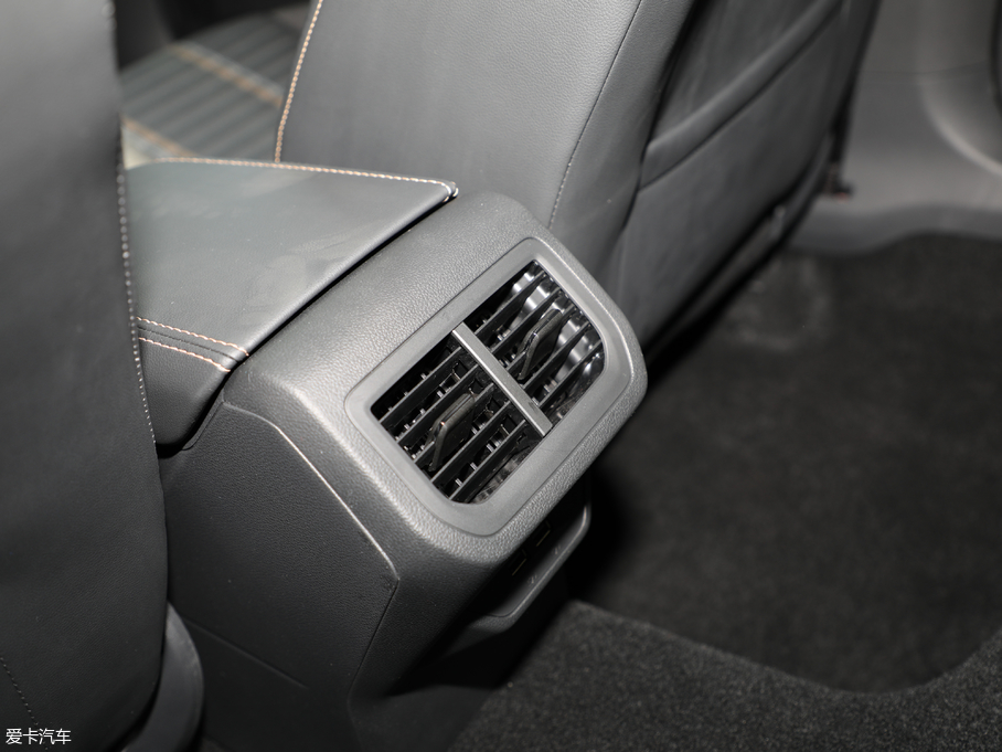 2018݃Ɏ 200TSI DSGm V