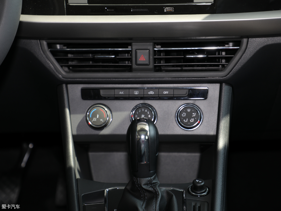 2018݃Ɏ 200TSI DSGm V