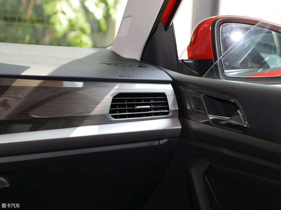 2018݃Ɏ 200TSI DSGm V