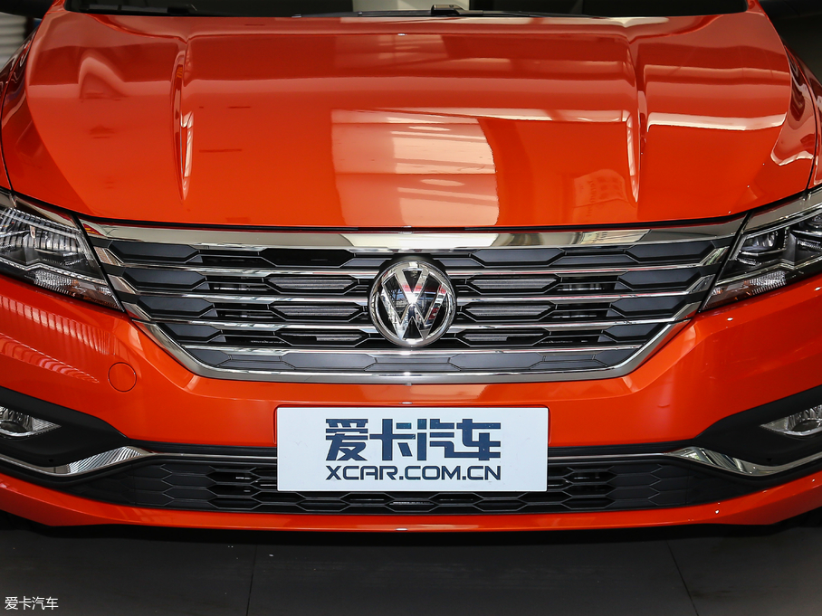 2018݃Ɏ 200TSI DSGm (gu)V