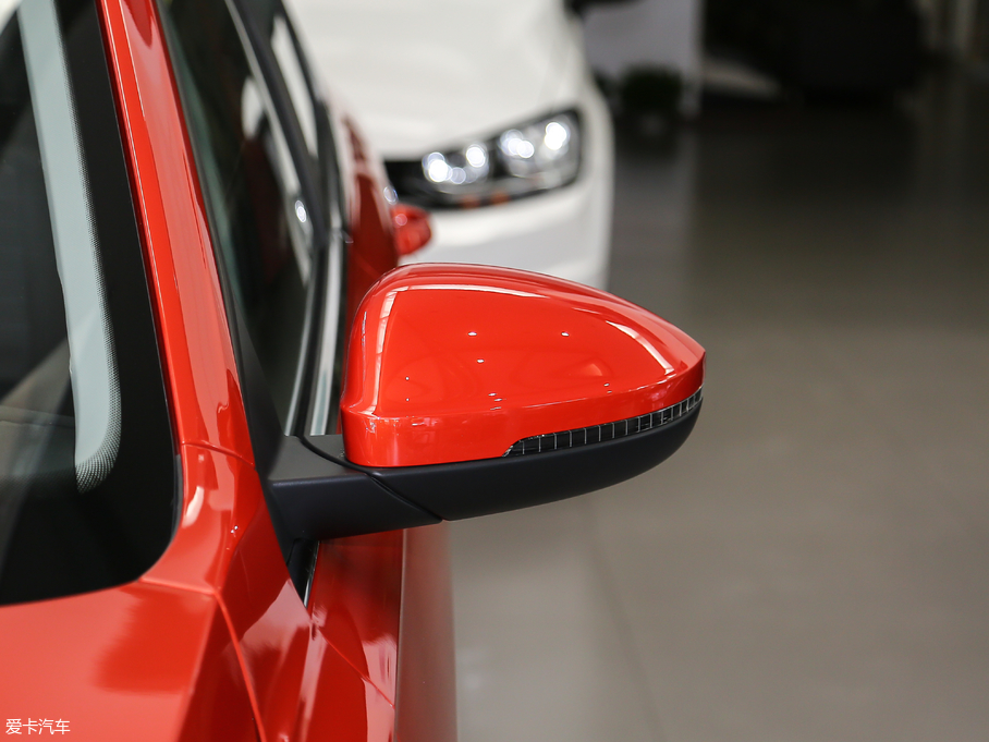 2018݃Ɏ 200TSI DSGm V