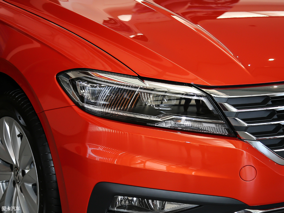 2018݃Ɏ 200TSI DSGm V