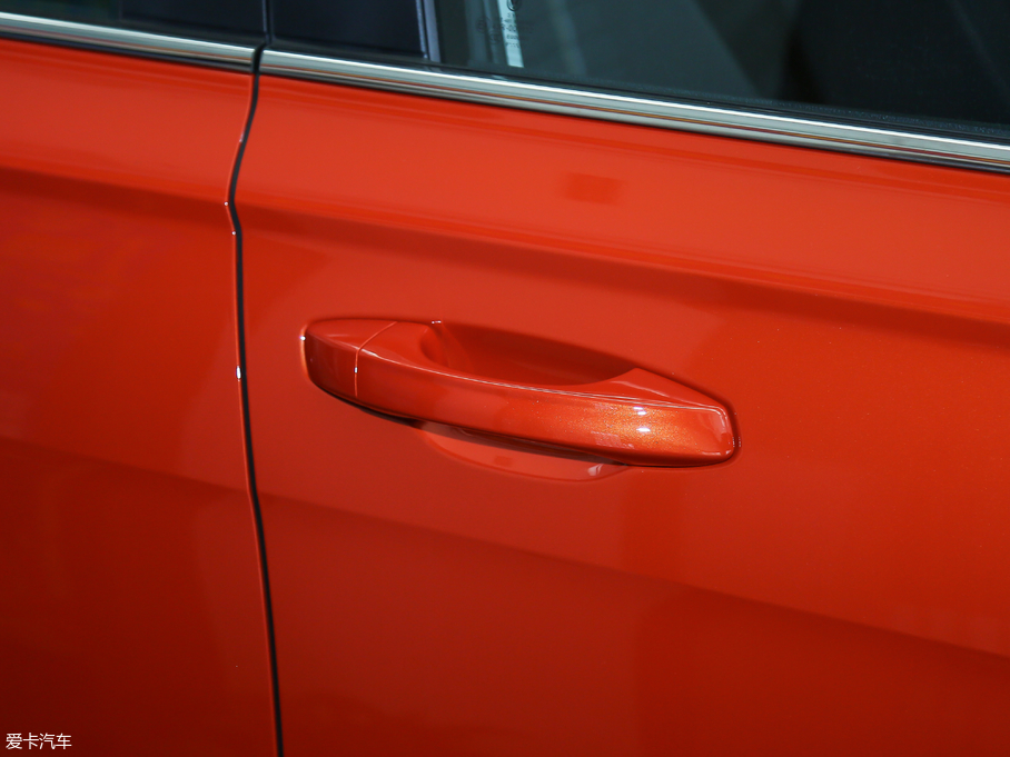 2018݃Ɏ 200TSI DSGm V