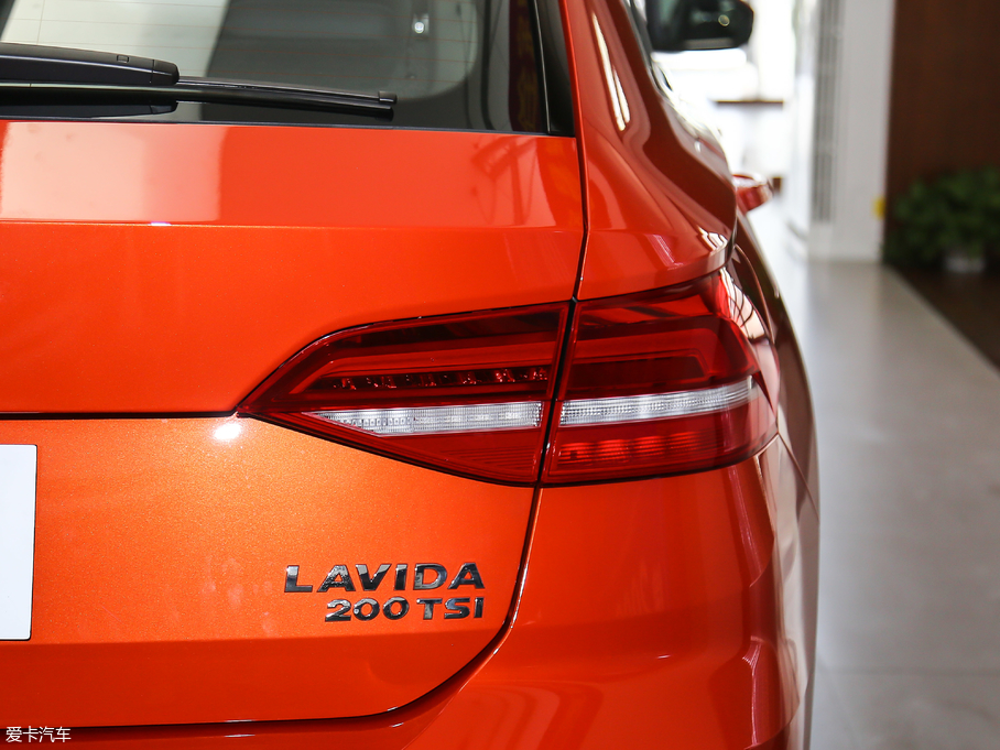 2018݃Ɏ 200TSI DSGm V