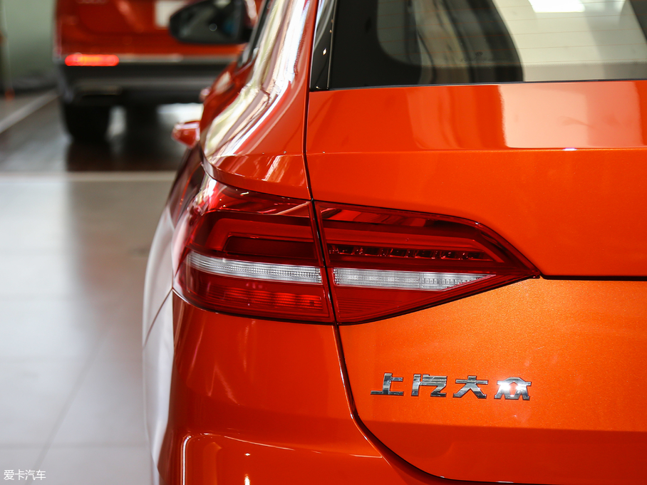 2018݃Ɏ 200TSI DSGm V