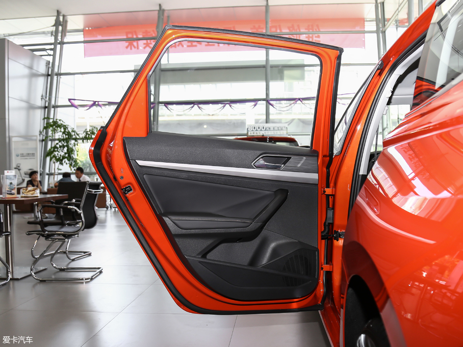 2018݃Ɏ 200TSI DSGm V