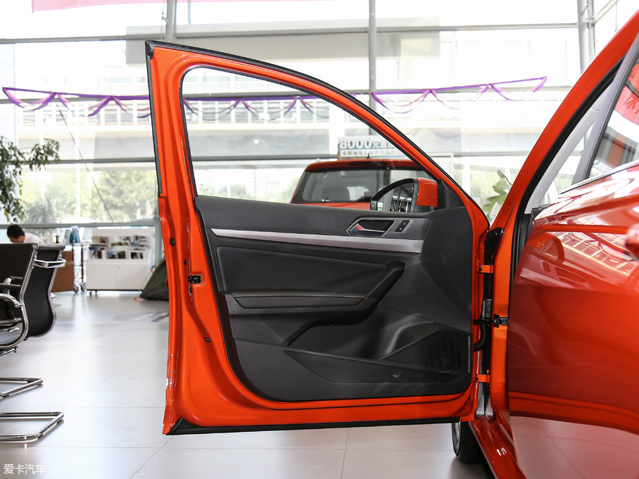 2018݃Ɏ 200TSI DSGm V