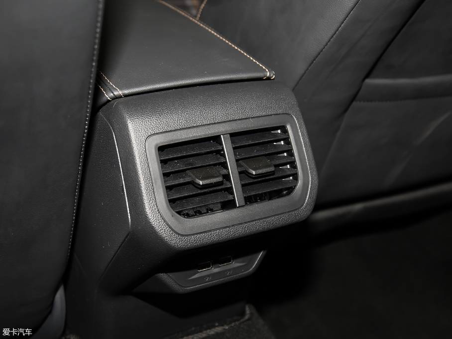 2018݃Ɏ 200TSI DSGm V