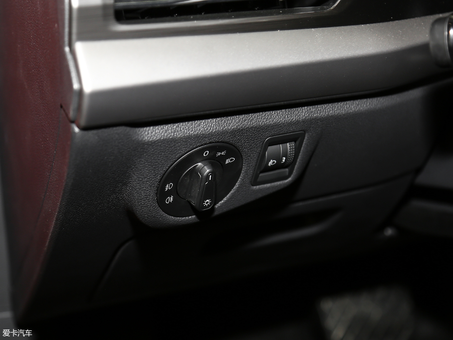 2018݃Ɏ 200TSI DSGm V