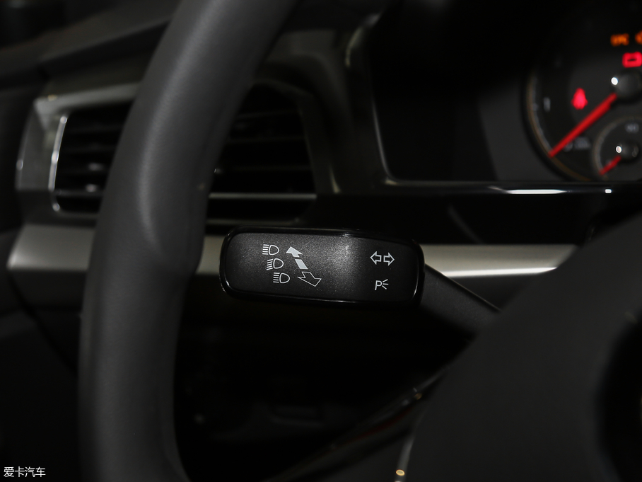 2018݃Ɏ 200TSI DSGm V