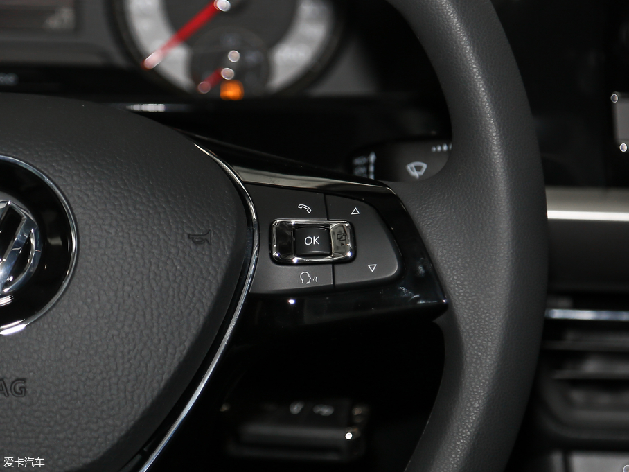 2018݃Ɏ 200TSI DSGm V