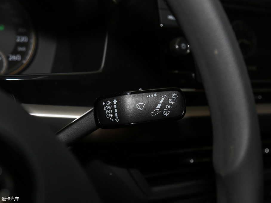 2018݃Ɏ 200TSI DSGm V