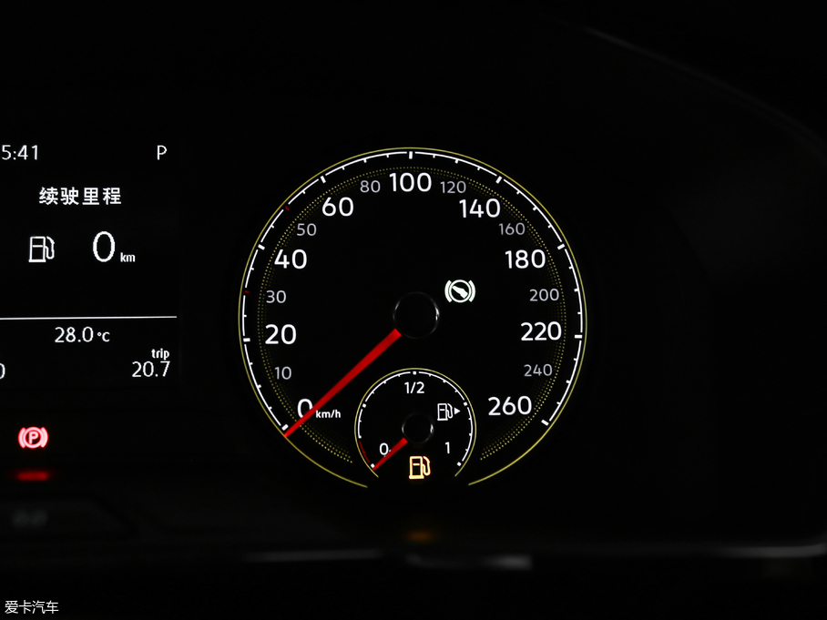 2018݃Ɏ 200TSI DSGm V