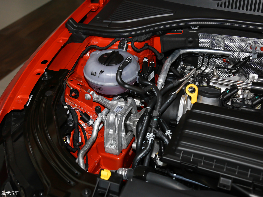 2018݃Ɏ 200TSI DSGm V