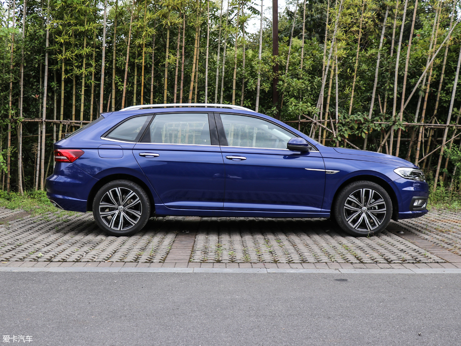 2018݃Ɏ 280TSI DSGA V