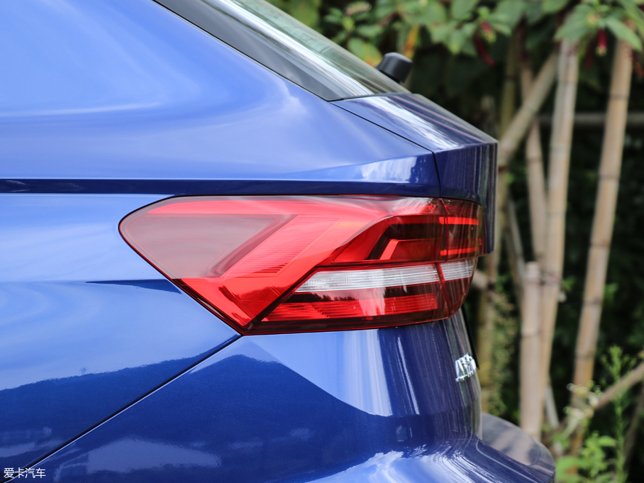 2018݃Ɏ 280TSI DSGA V