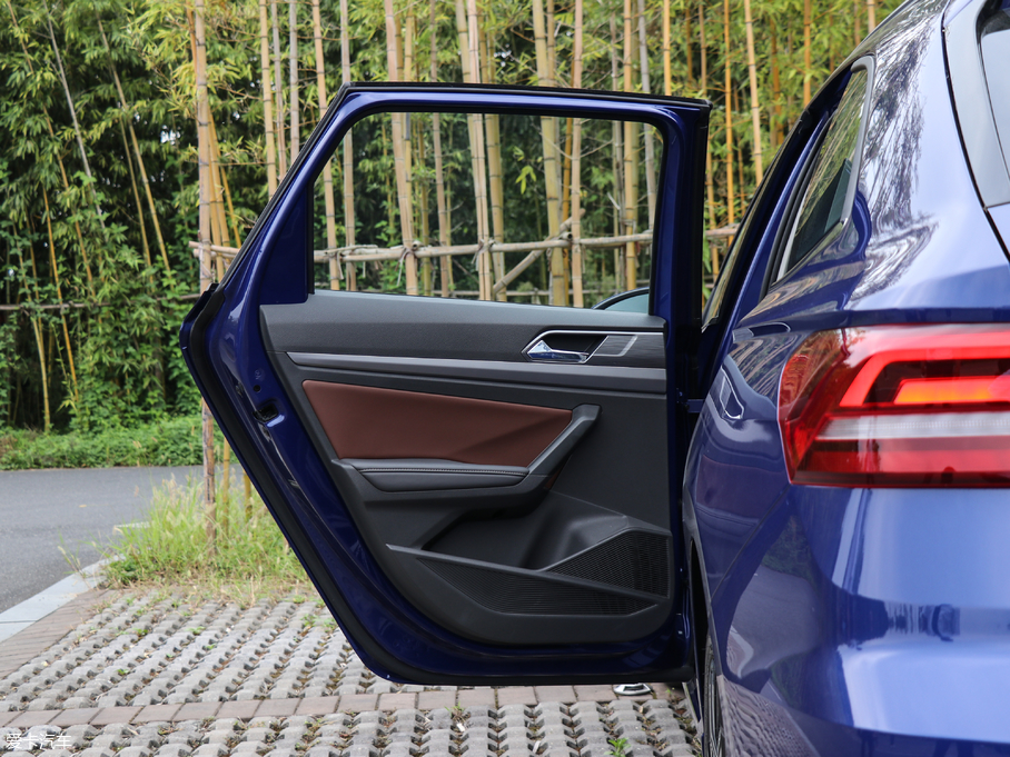 2018݃Ɏ 280TSI DSGA V