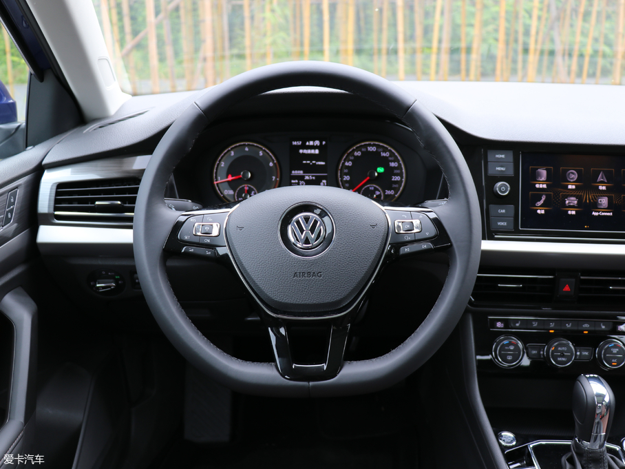 2018݃Ɏ 280TSI DSGA V