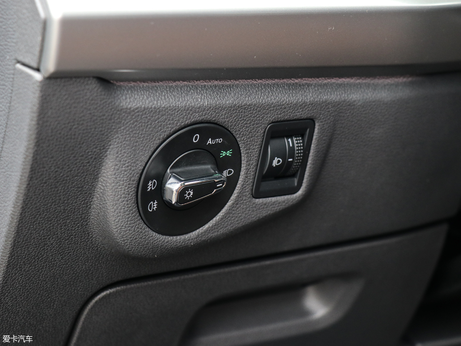 2018݃Ɏ 280TSI DSGA V