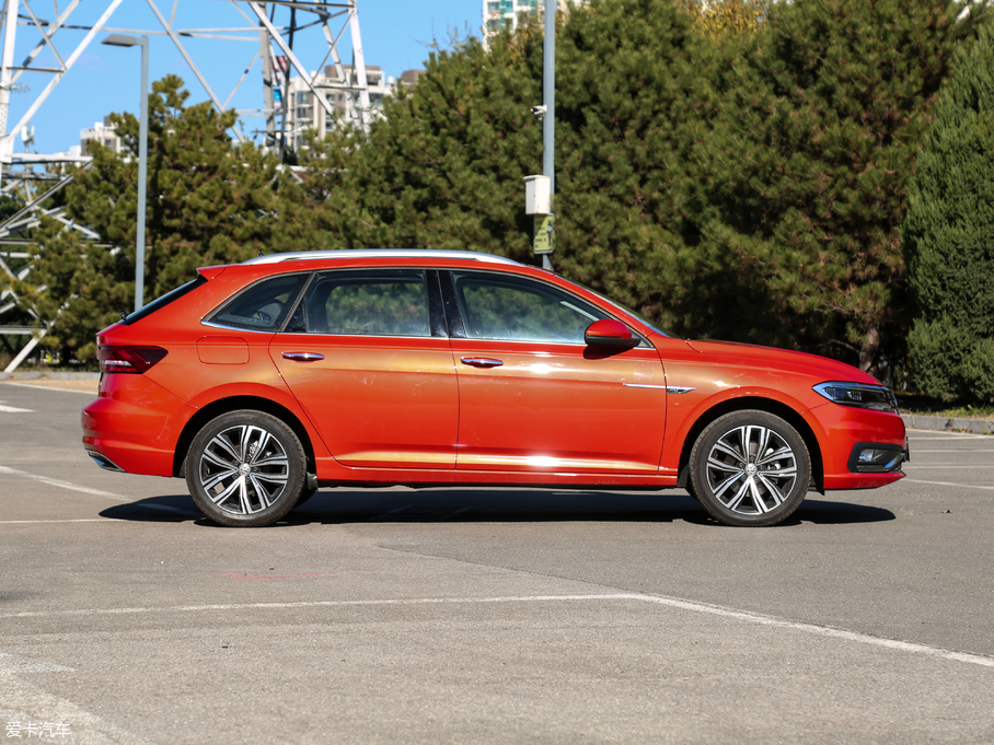 2018݃Ɏ 280TSI DSGA V