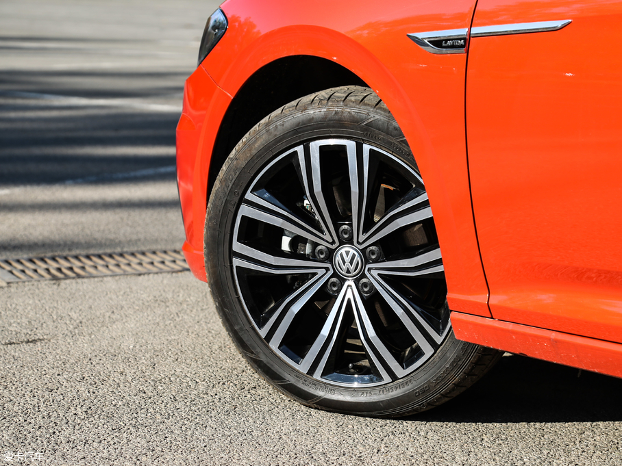 2018݃Ɏ 280TSI DSGA V