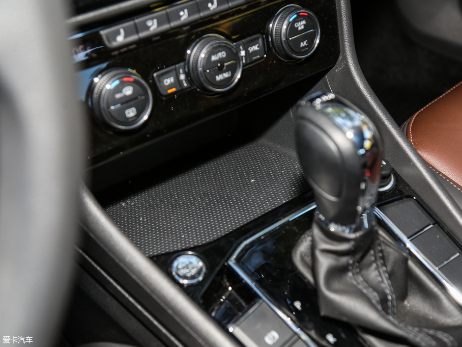 2018݃Ɏ 280TSI DSGA V