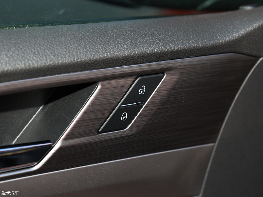 2018݃Ɏ 280TSI DSGA V