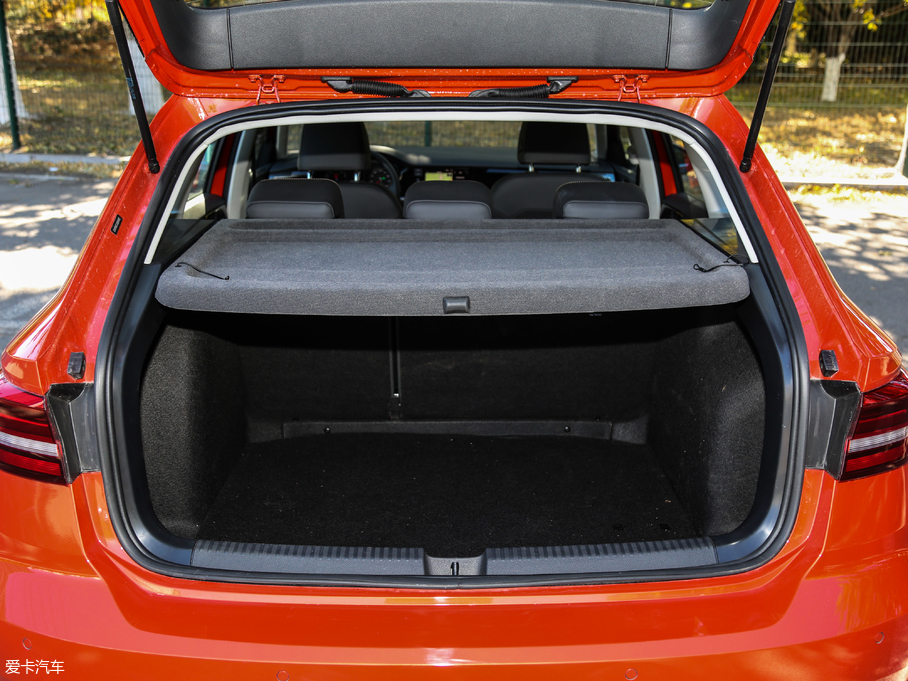 2018݃Ɏ 280TSI DSGA V