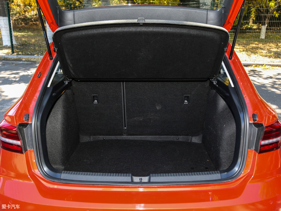 2018݃Ɏ 280TSI DSGA V