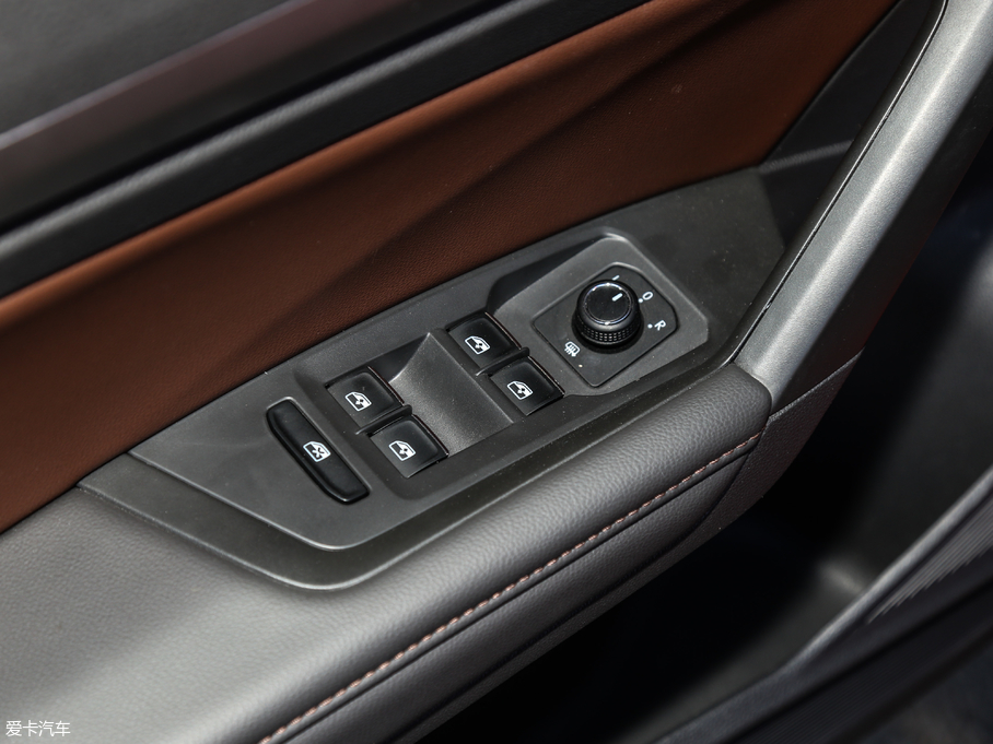 2018݃Ɏ 280TSI DSGA (gu)V