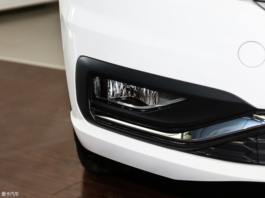 2018݃Ɏ 280TSI DSGm (gu)V