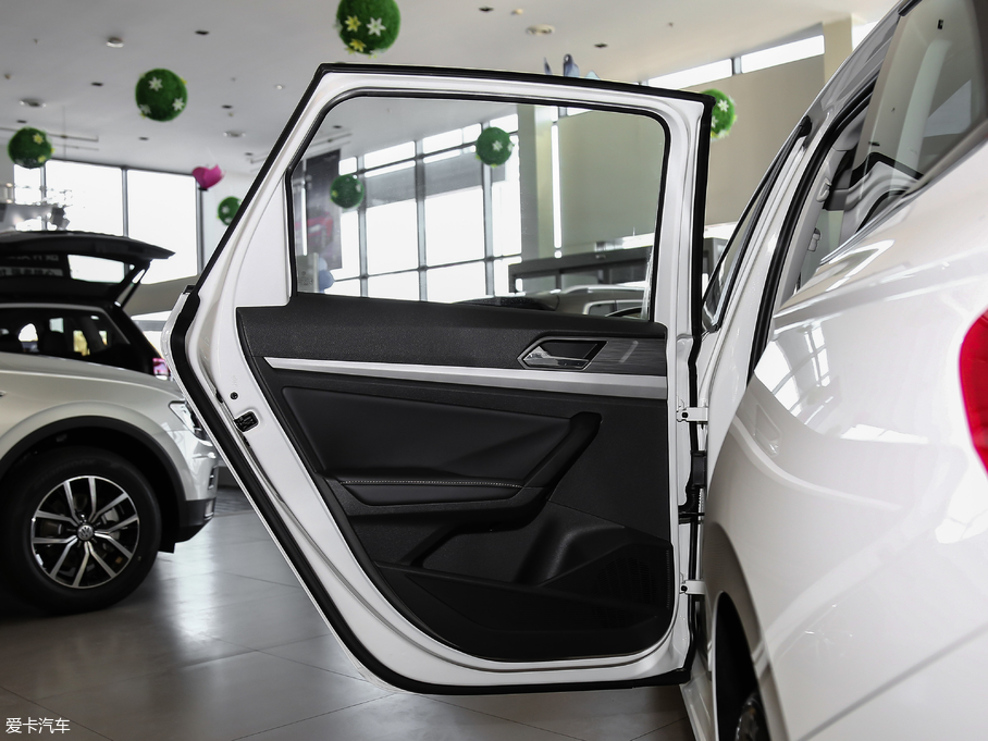 2018݃Ɏ 280TSI DSGm V