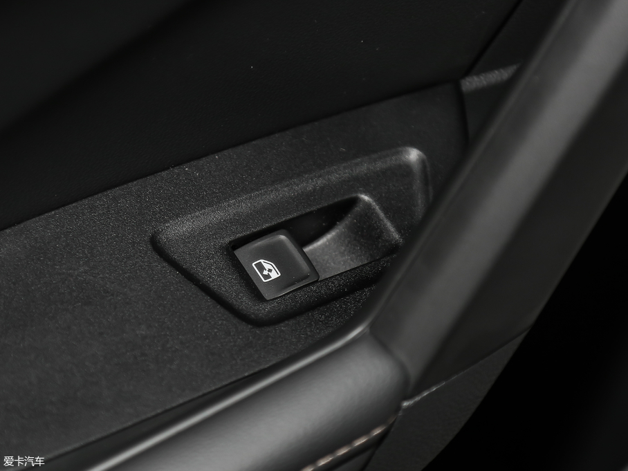 2018݃Ɏ 280TSI DSGm V