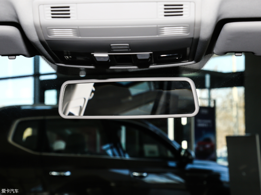 2018݃Ɏ 280TSI DSGm V