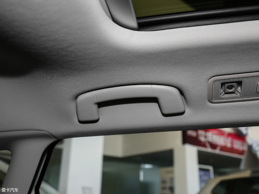 2018݃Ɏ 280TSI DSGm V