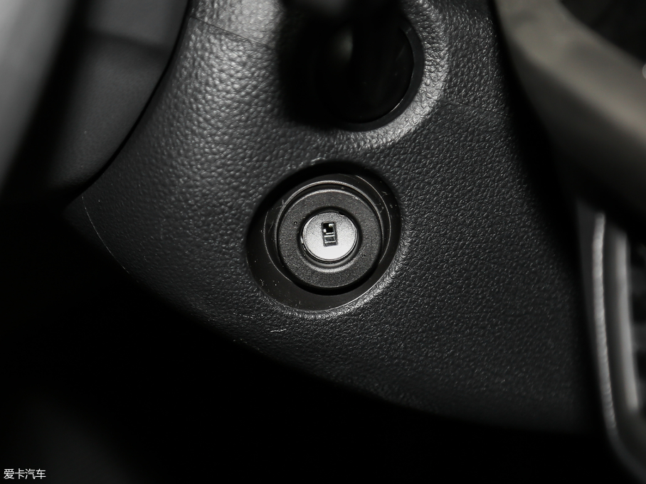 2018݃Ɏ 280TSI DSGm (gu)V