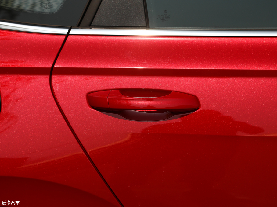 2018݃Ɏ 200TSI DSGm V