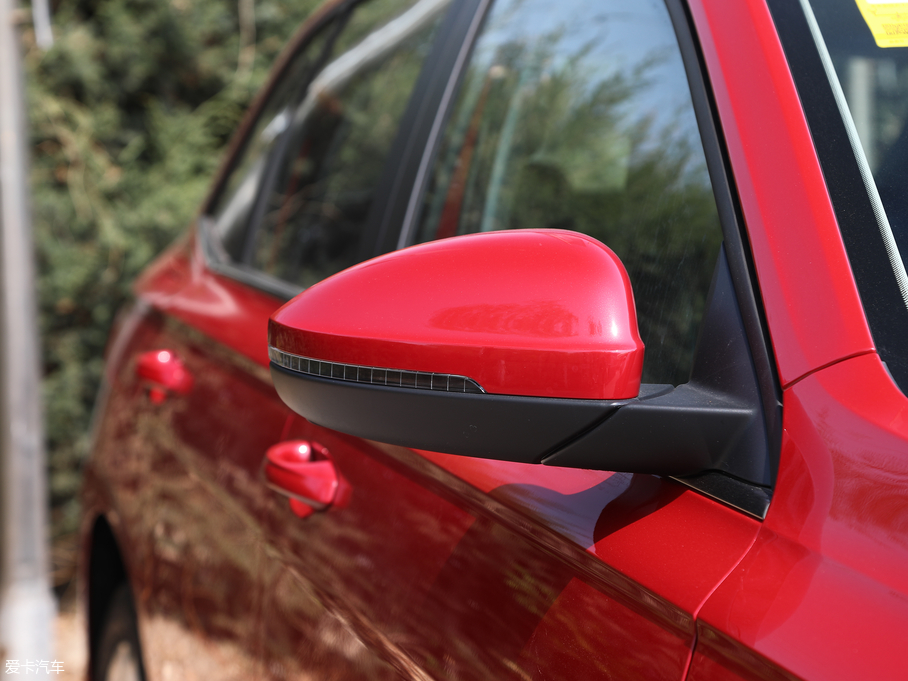 2018݃Ɏ 200TSI DSGm V