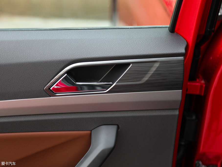 2018݃Ɏ 200TSI DSGm V