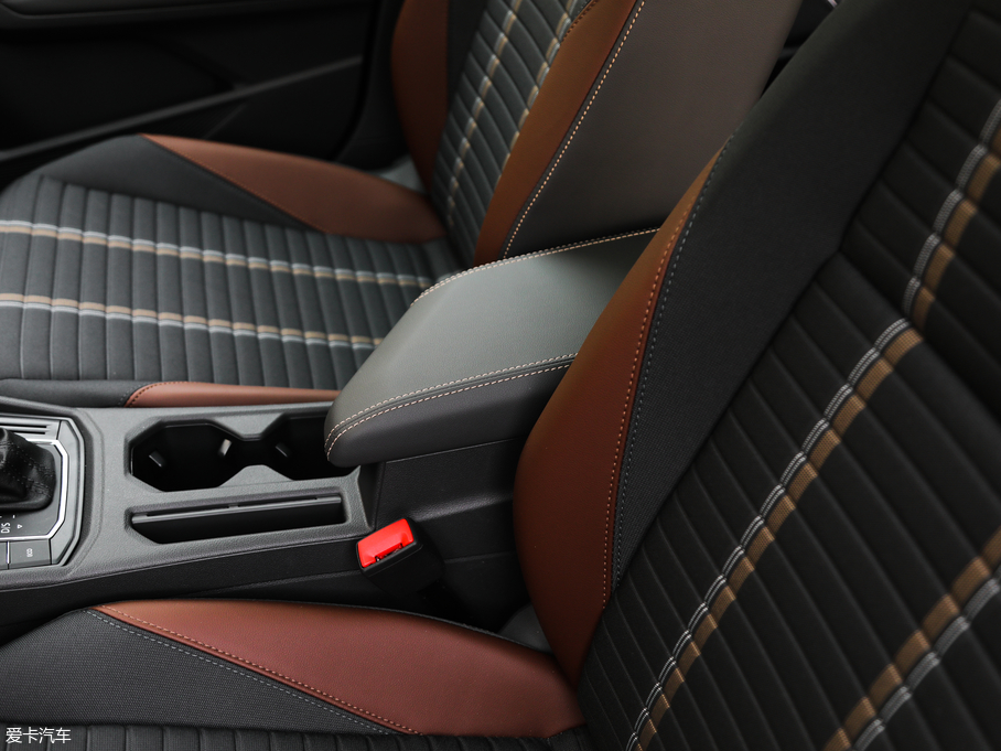 2018݃Ɏ 200TSI DSGm V