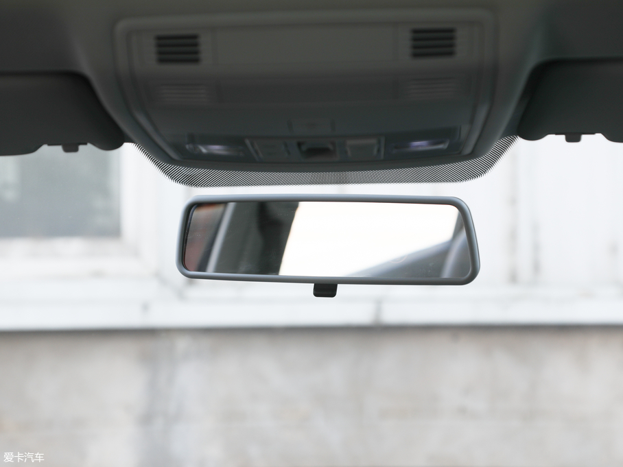 2018݃Ɏ 200TSI DSGm V