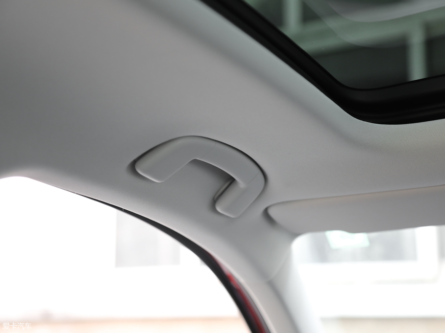 2018݃Ɏ 200TSI DSGm V