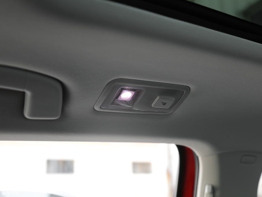 2018݃Ɏ 200TSI DSGm V