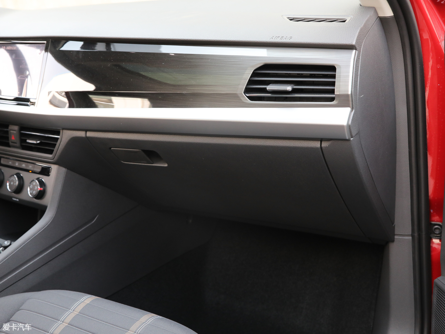 2018݃Ɏ 200TSI DSGm V