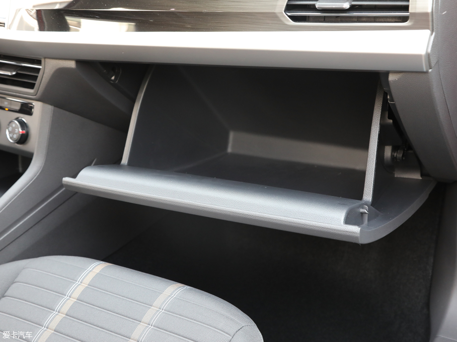 2018݃Ɏ 200TSI DSGm V