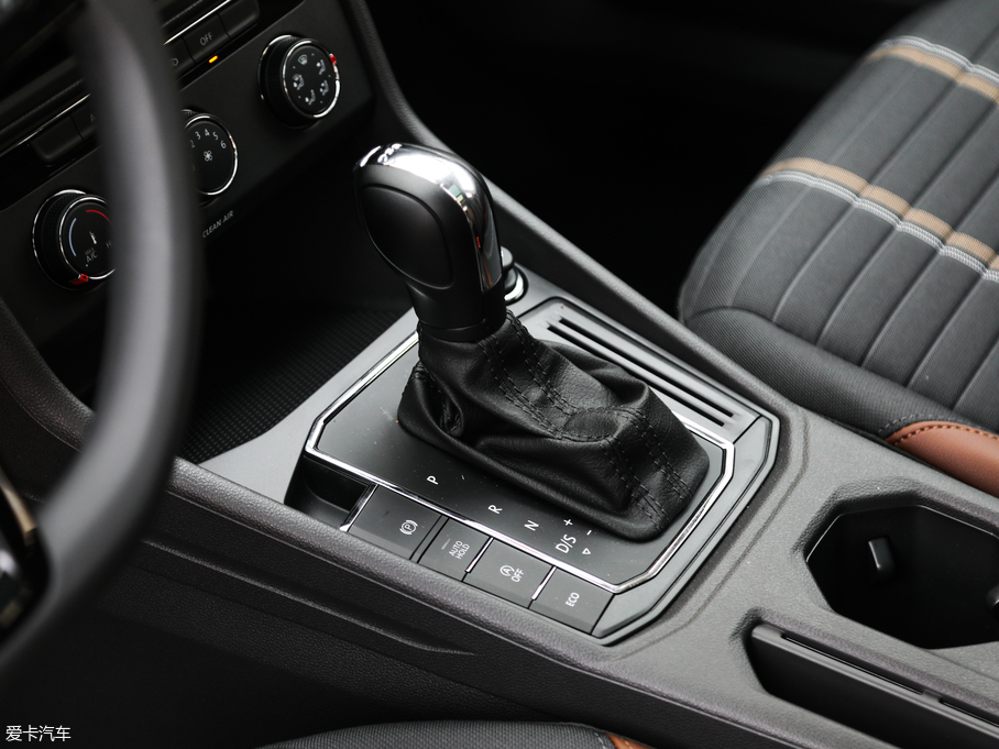 2018݃Ɏ 200TSI DSGm V