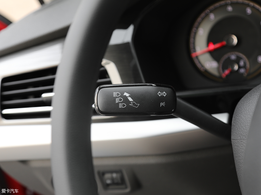 2018݃Ɏ 200TSI DSGm V